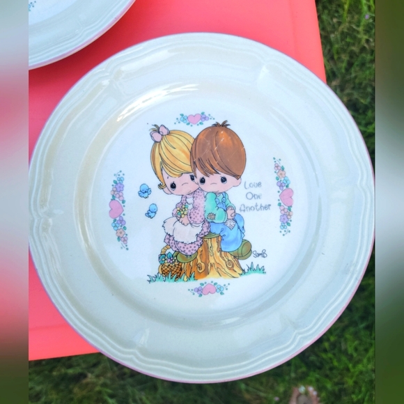 Vintage Set of 4 Precious Moments Salad Plates Enesco 1994 Love One Another - Picture 6 of 7